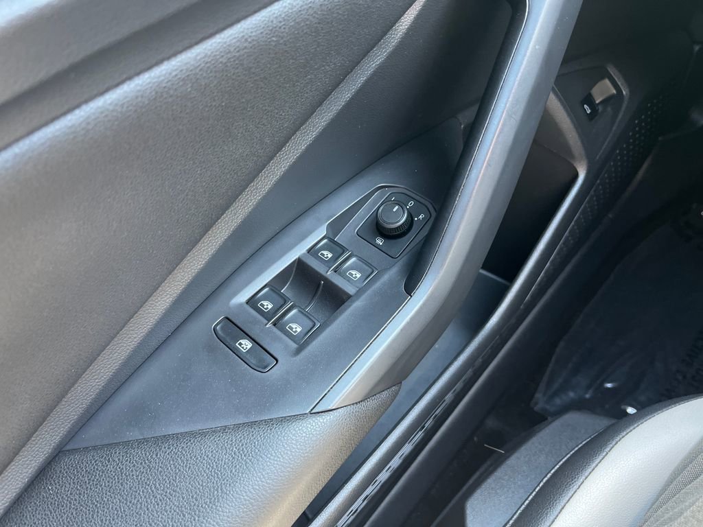 Used 2019 Volkswagen Jetta R-Line FWD image 11