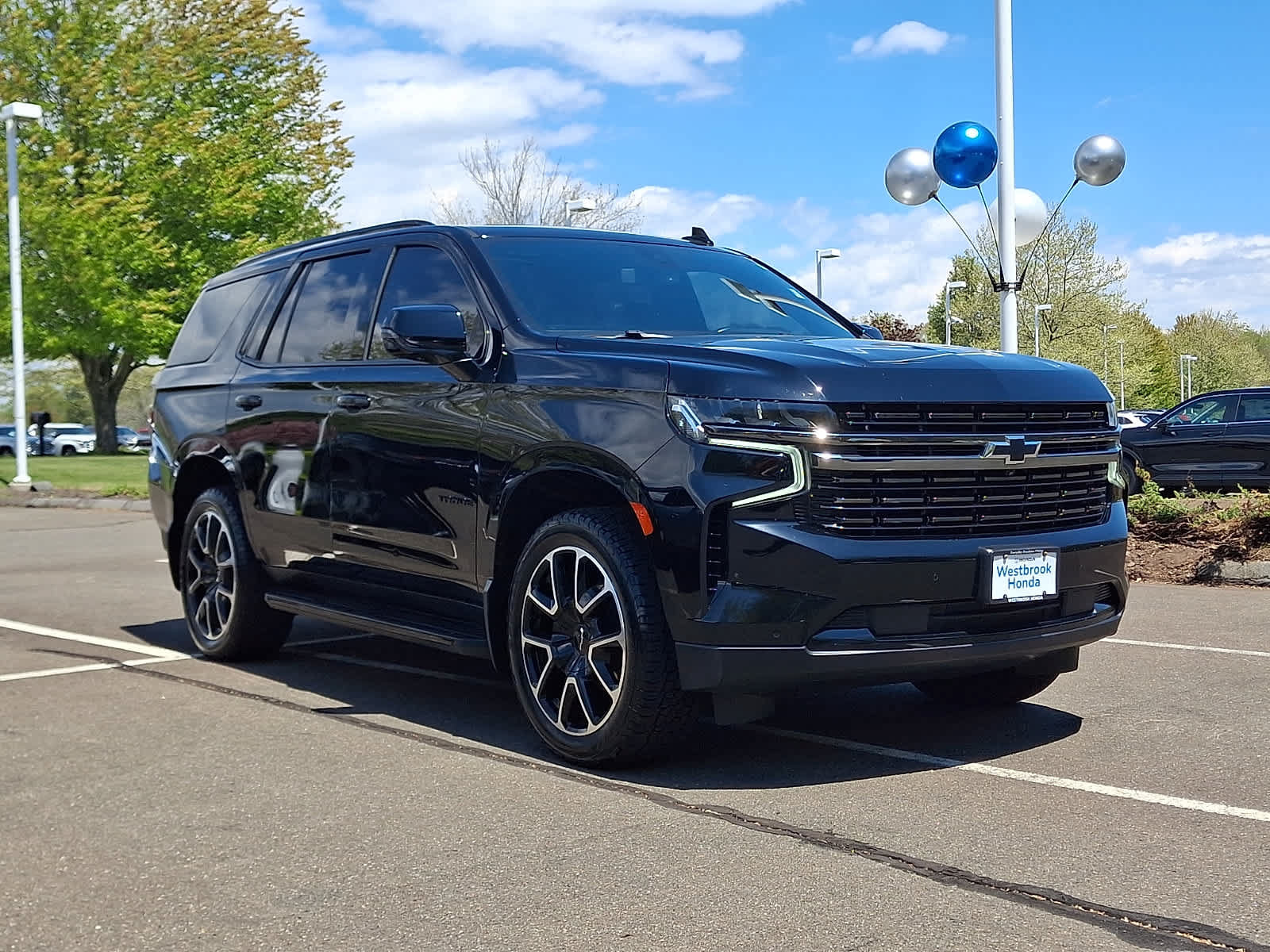 Used 2022 Chevrolet Tahoe RST w/ Luxury Package AWD/4WD image 4