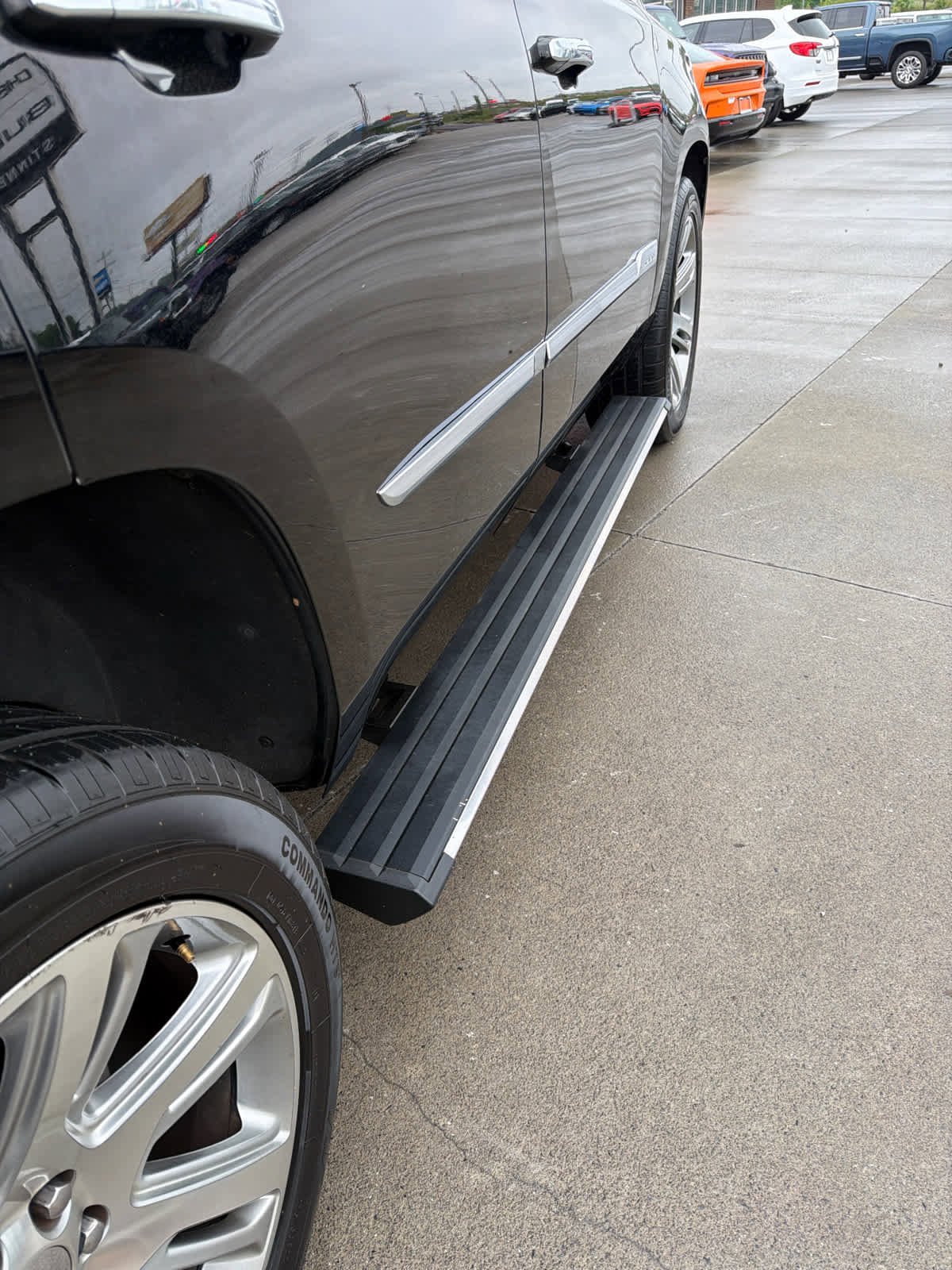 Used 2017 Cadillac Escalade Premium Luxury RWD image 9