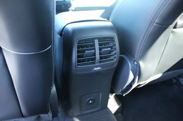 Used 2024 Ford Escape ST-Line w/ Tech Pack #1 AWD/4WD image 32