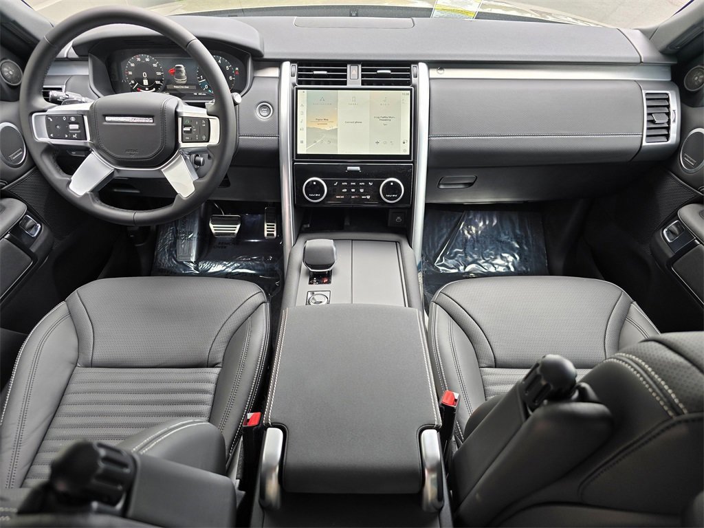 New 2025 Land Rover Discovery Dynamic SE image 10
