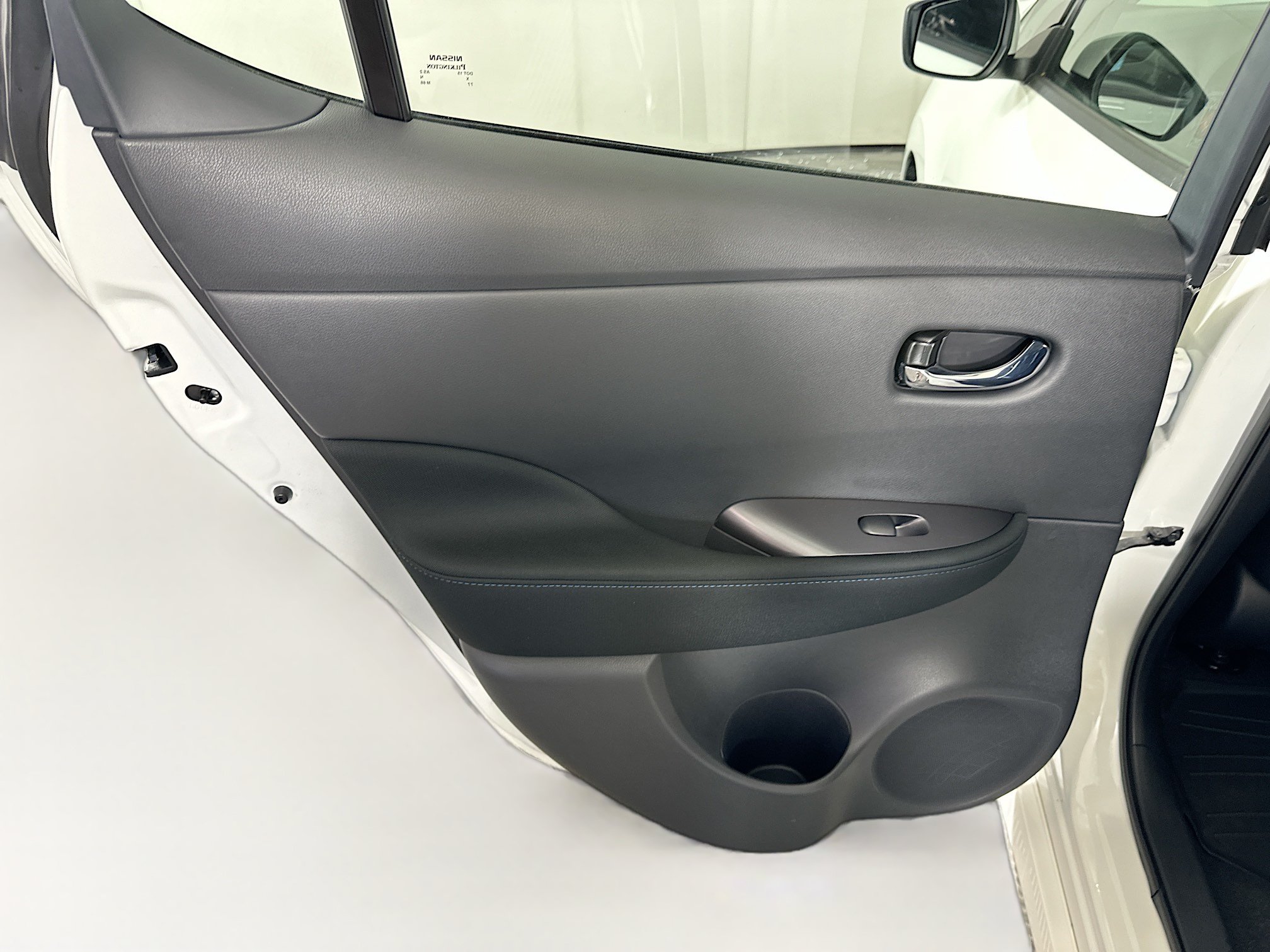 Used 2025 Nissan Leaf S FWD image 25