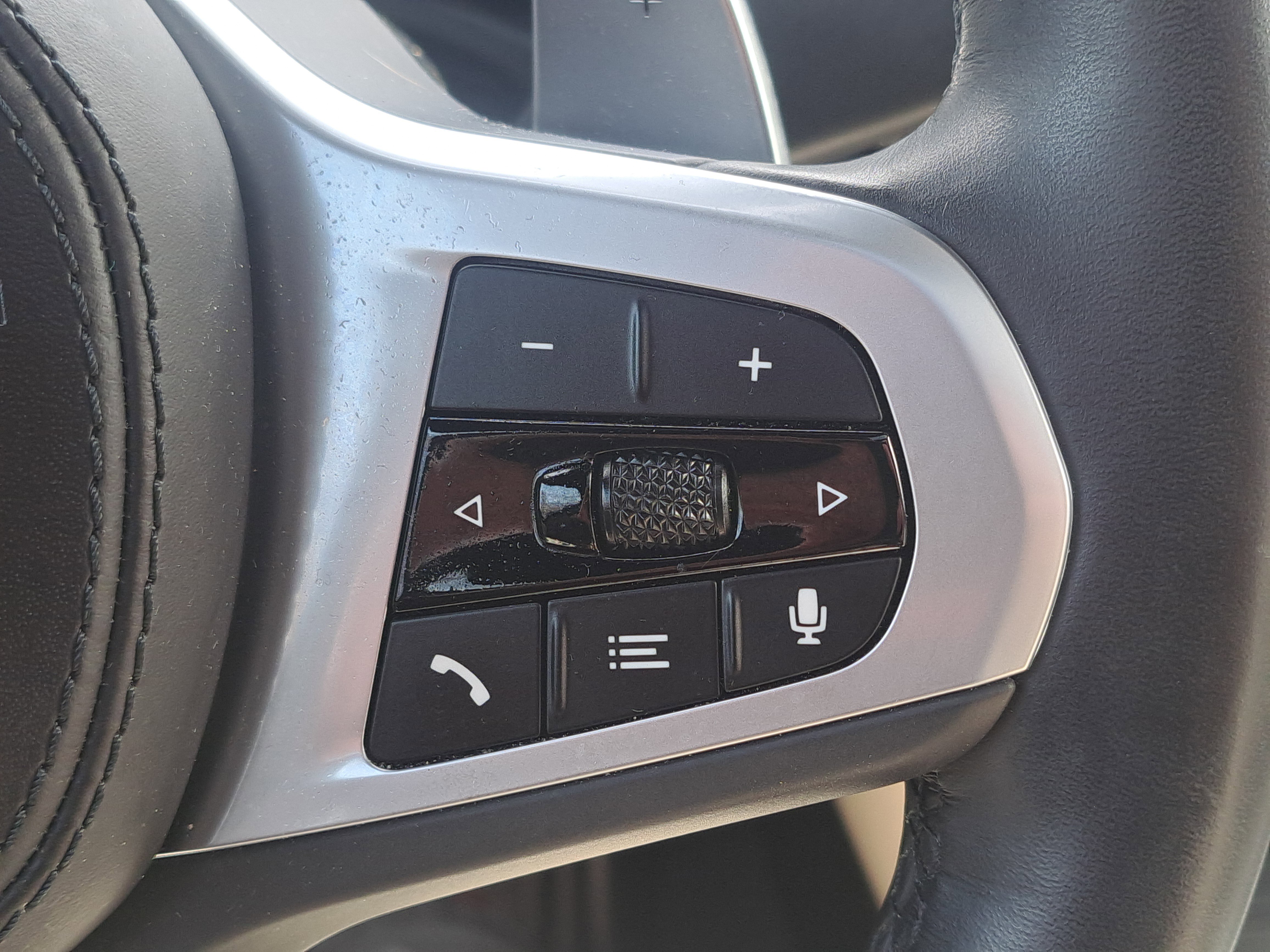 Used 2023 BMW X4 xDrive30i w/ M Sport Package image 26