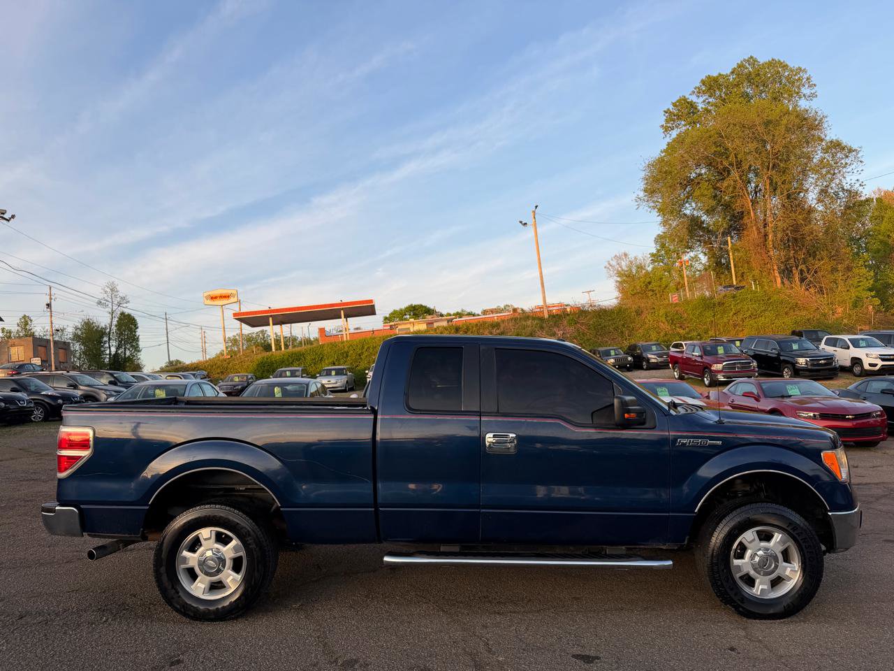 Used 2010 Ford F150 XLT image 4