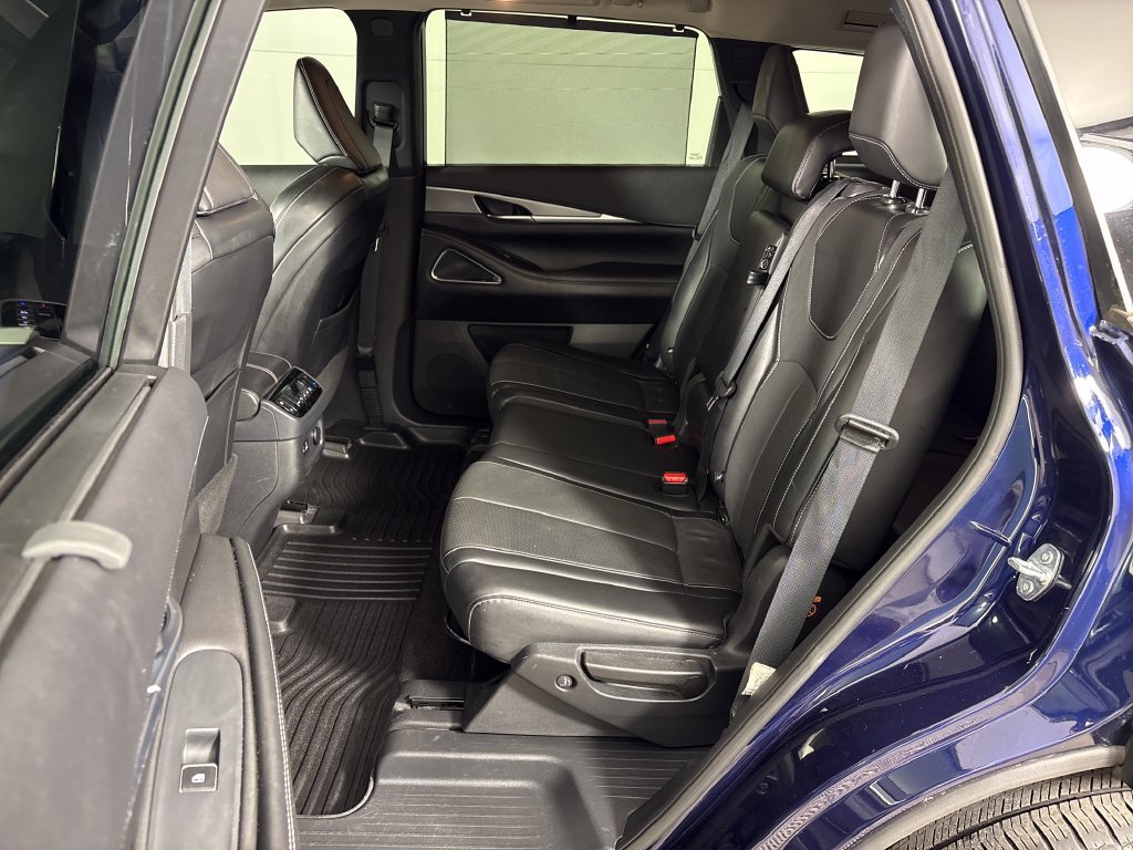 Used 2022 INFINITI QX60 Luxe w/ Vision Package FWD image 31