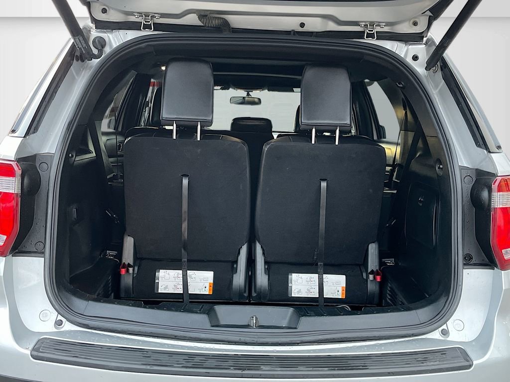 Used 2019 Ford Explorer XLT w/ Equipment Group 202A image 27