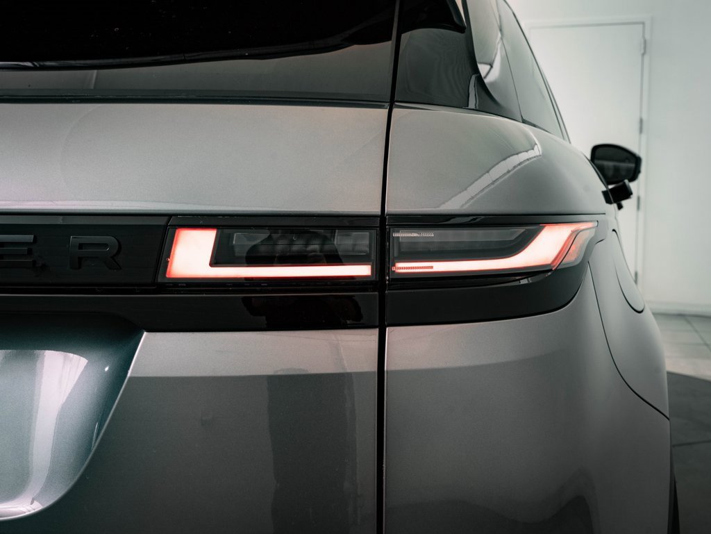 Used 2024 Land Rover Range Rover Evoque S image 9