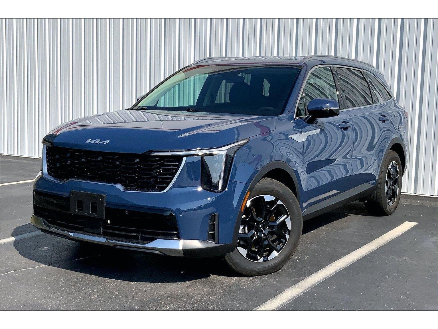 Used 2025 Kia Sorento S