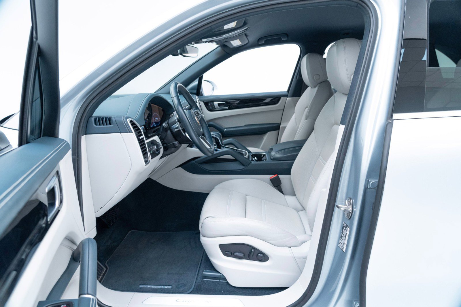 Certified 2022 Porsche Cayenne E-Hybrid image 18