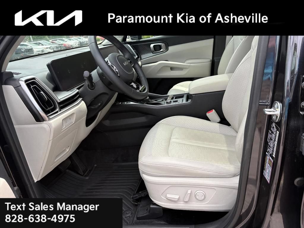Used 2025 Kia Sorento EX w/ Panoramic Sunroof Package AWD/4WD image 18