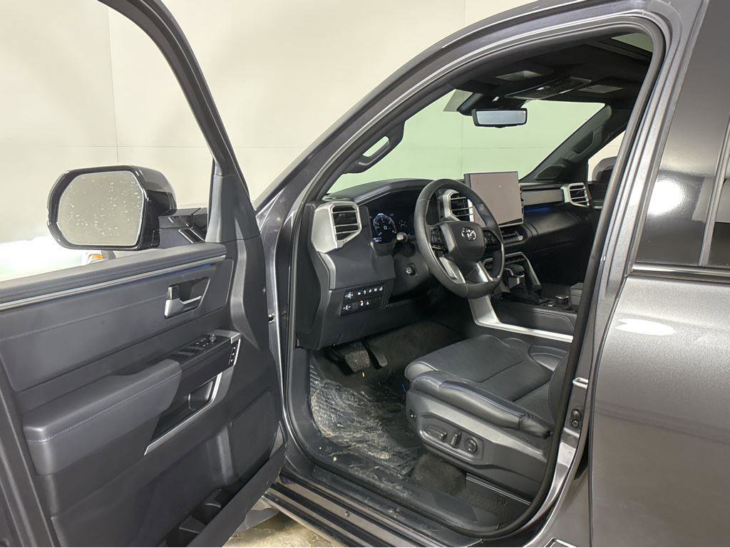 Used 2023 Toyota Tundra Platinum image 2