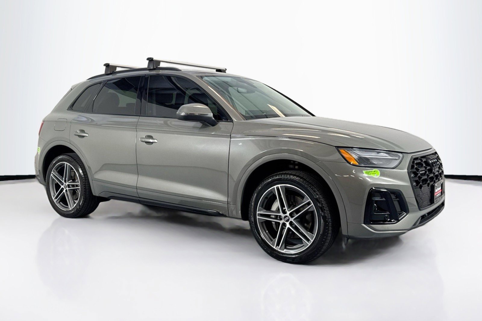 Used 2023 Audi Q5 e Premium Plus w/ Premium Plus Package image 3
