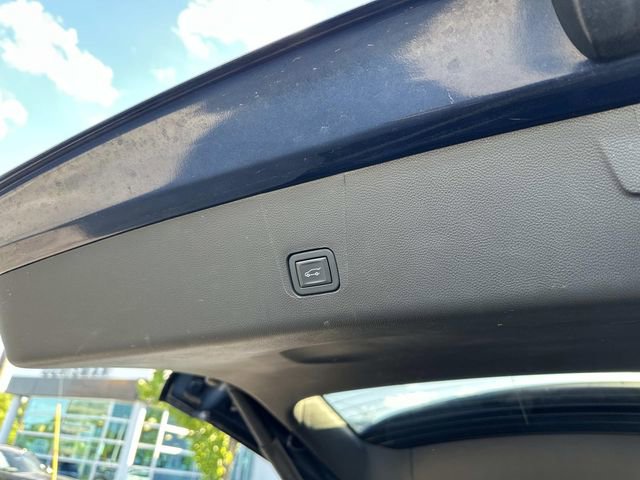 Used 2023 Chevrolet Traverse LT w/ LPO, Floor Liner Package AWD/4WD image 15