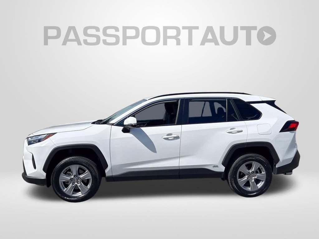 Used 2025 Toyota RAV4 XLE AWD/4WD image 2