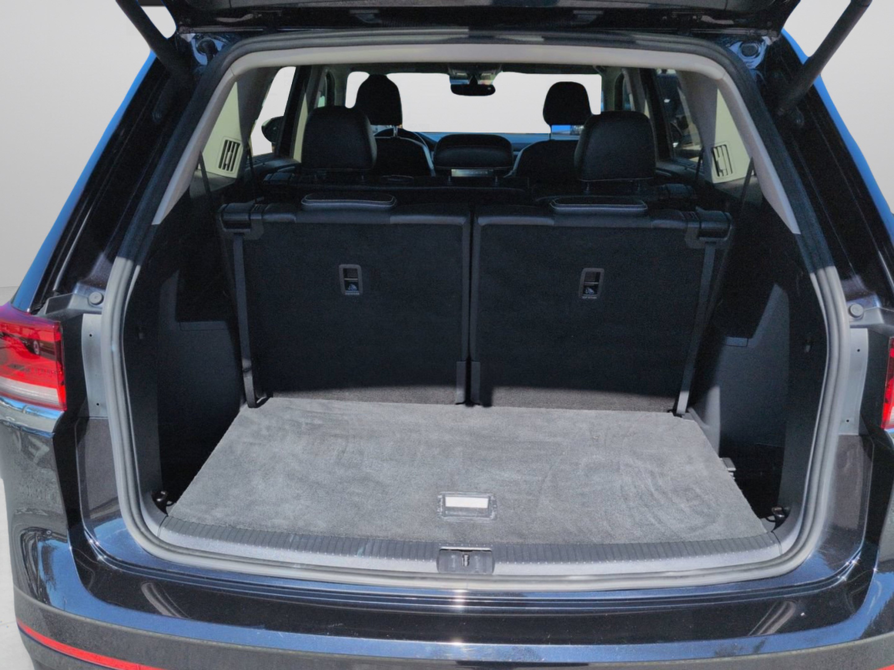 Used 2021 Volkswagen Atlas SE FWD image 17