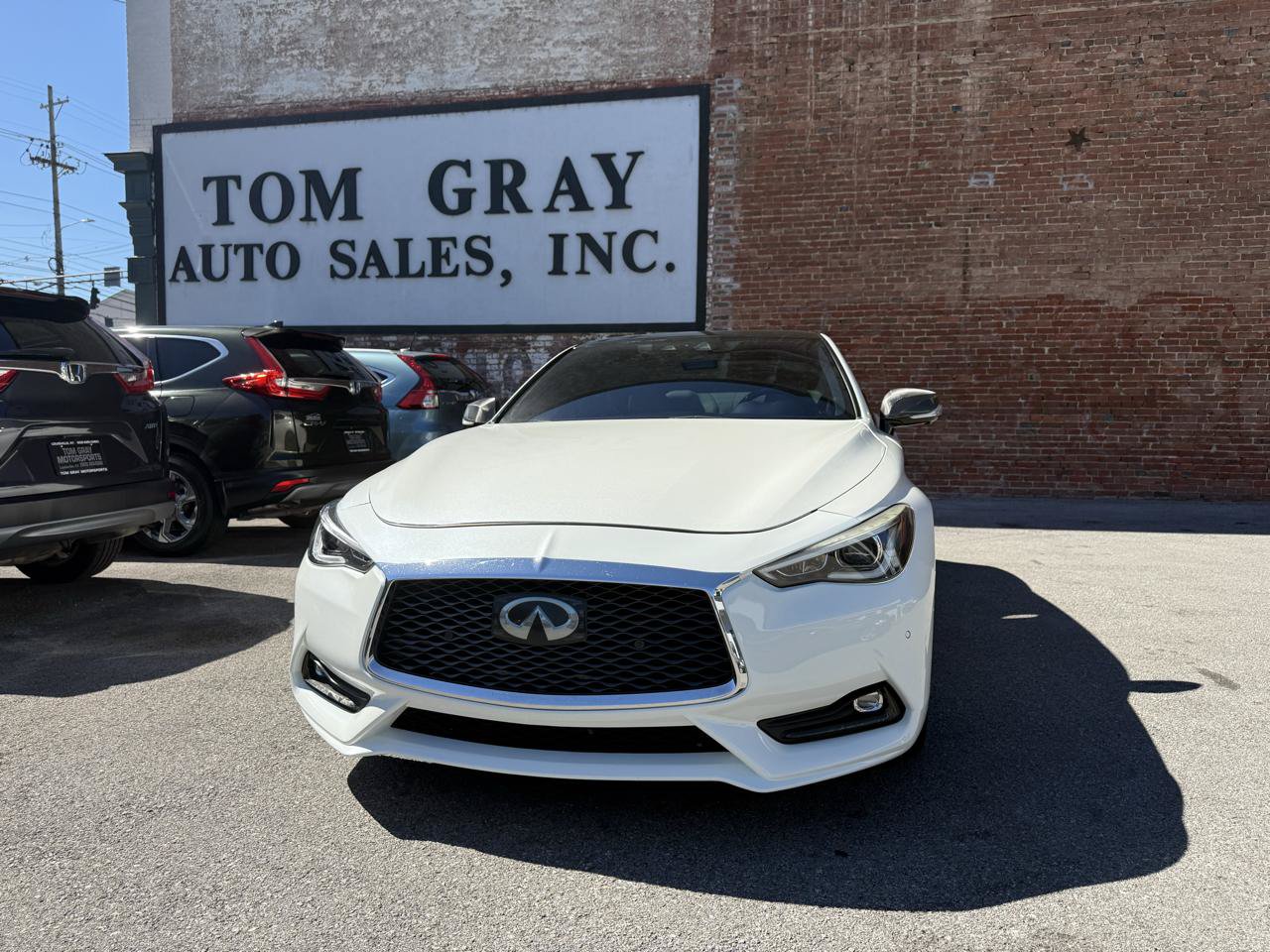 Used 2017 INFINITI Q60 Red Sport 400 AWD/4WD image 1
