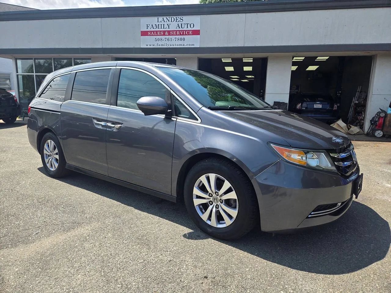 Used 2017 Honda Odyssey EX image 16