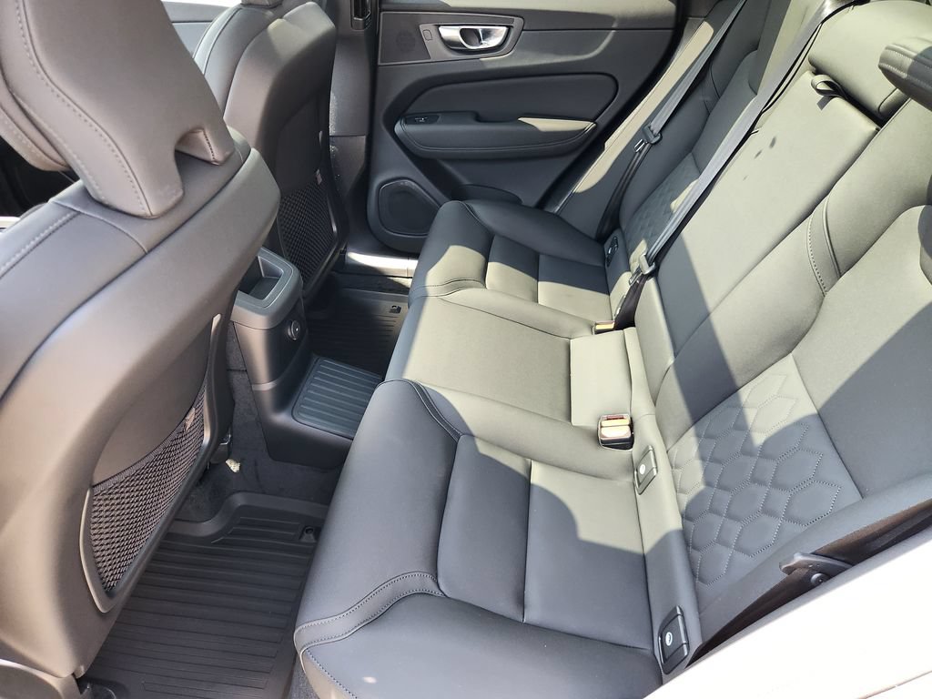 New 2026 Volvo XC60 T8 Plus w/ Protection Package Premier AWD/4WD image 10