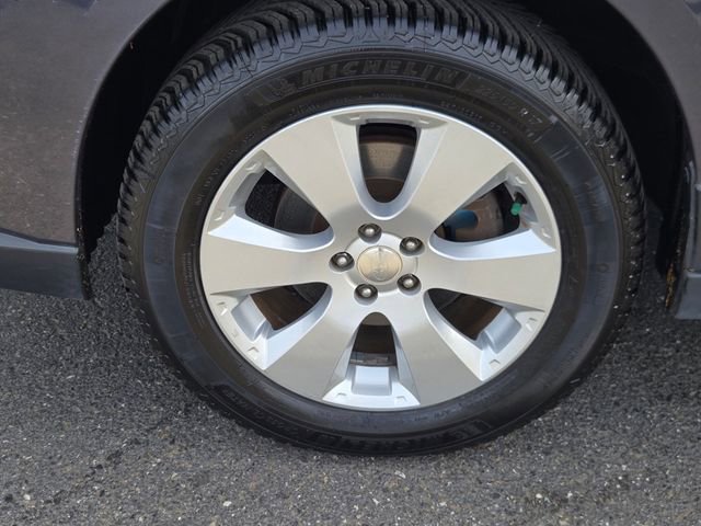 Used 2010 Subaru Outback 2.5i Limited AWD/4WD image 17