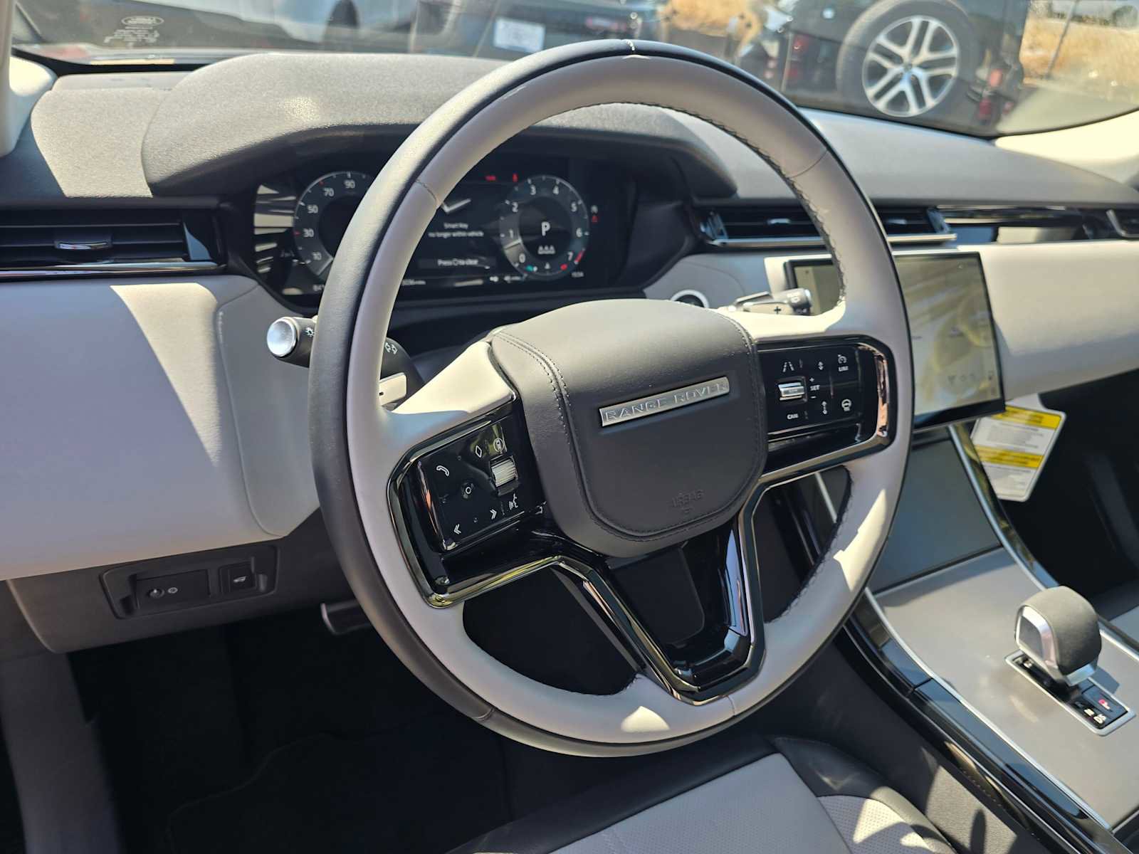 Certified 2025 Land Rover Range Rover Velar Dynamic SE image 26