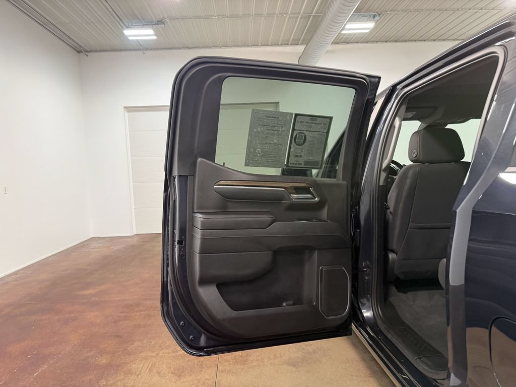 Used 2023 Chevrolet Silverado 1500 LT AWD/4WD image 47