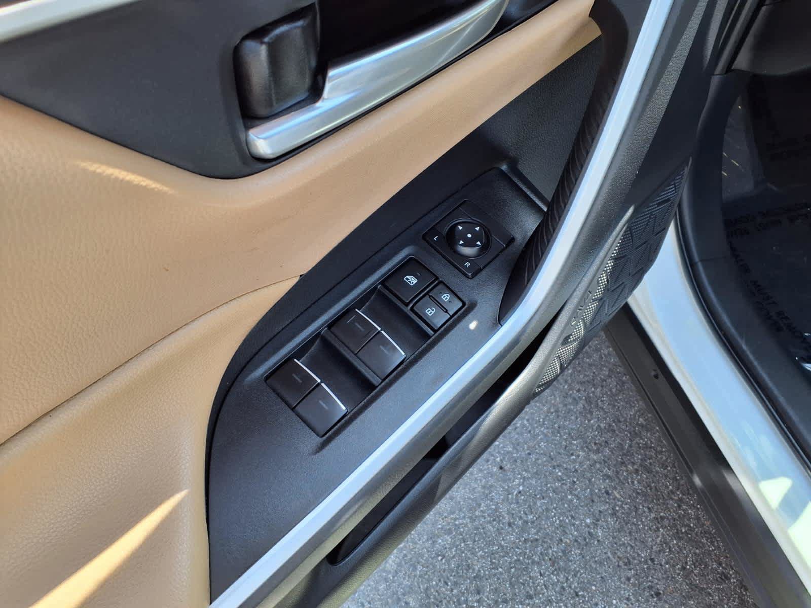 Certified 2025 Toyota RAV4 XLE AWD/4WD image 15