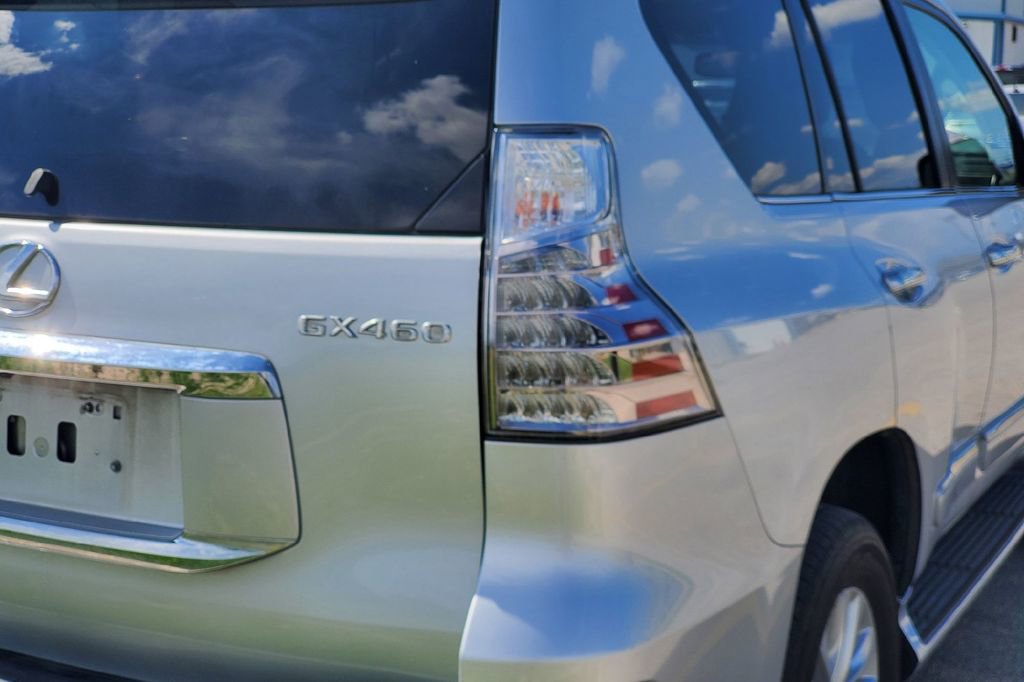 Used 2018 Lexus GX 460 Premium w/ Premium Package AWD/4WD image 5