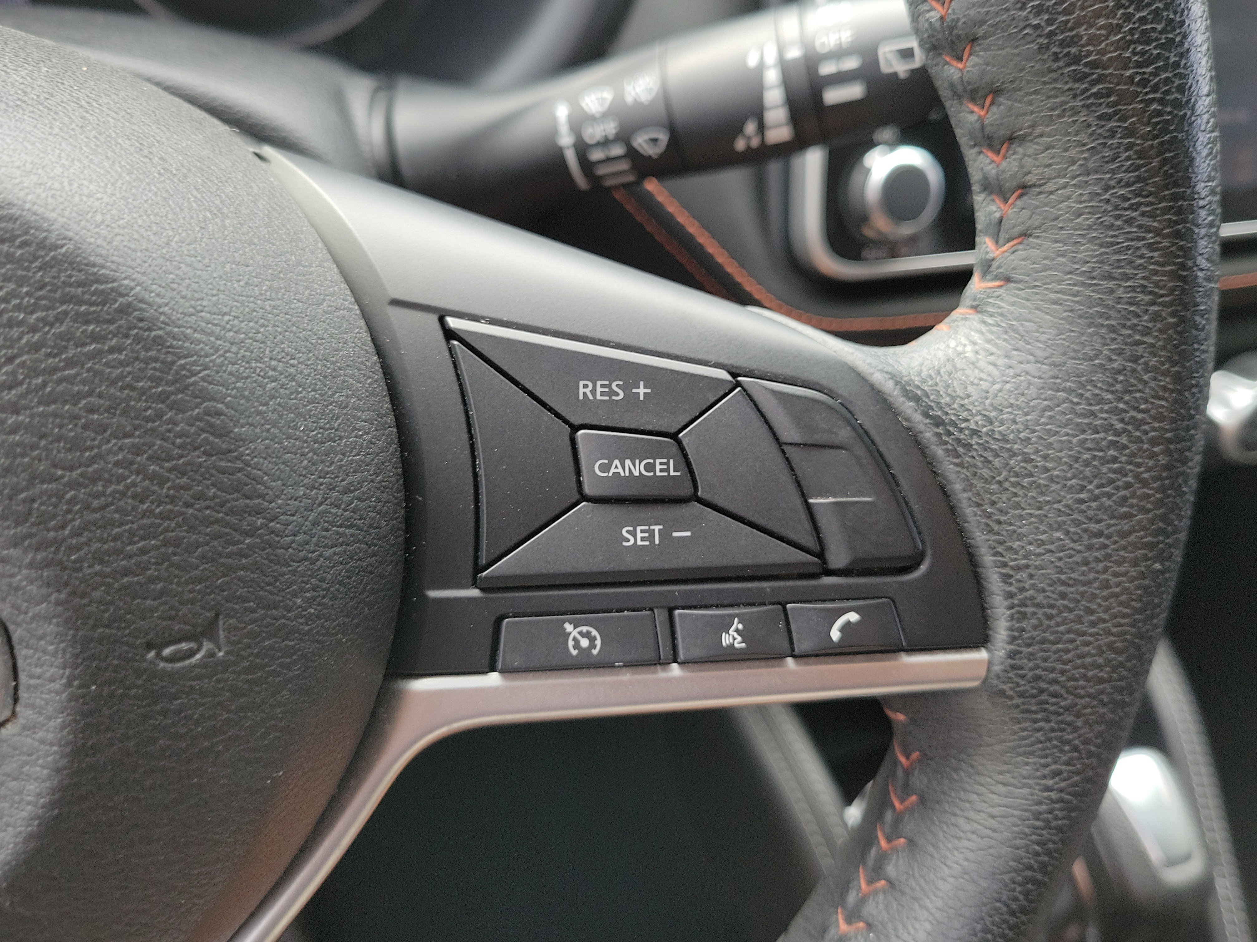 Used 2020 Nissan Kicks SR w/ SR Premium Package FWD image 23