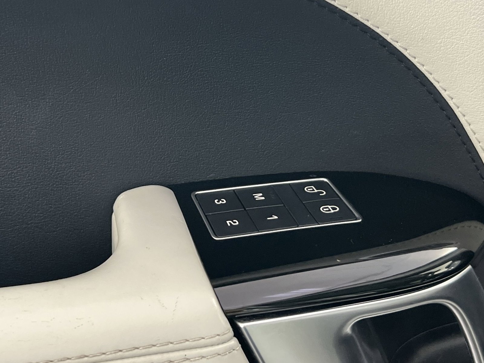 Used 2016 Land Rover Range Rover Sport Supercharged image 30