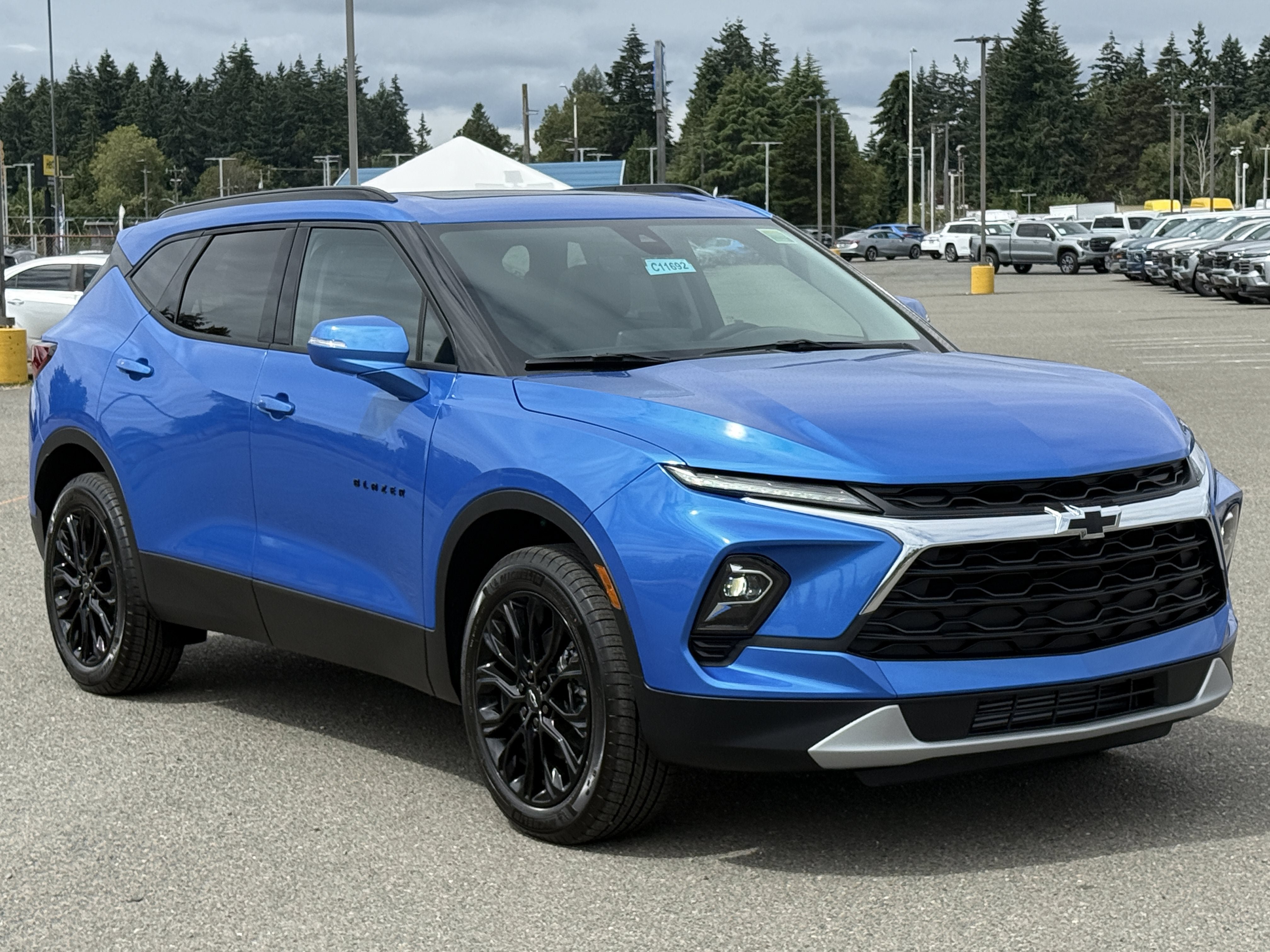 New 2026 Chevrolet Blazer LT w/ LPO, Black Sport Package AWD/4WD image 7
