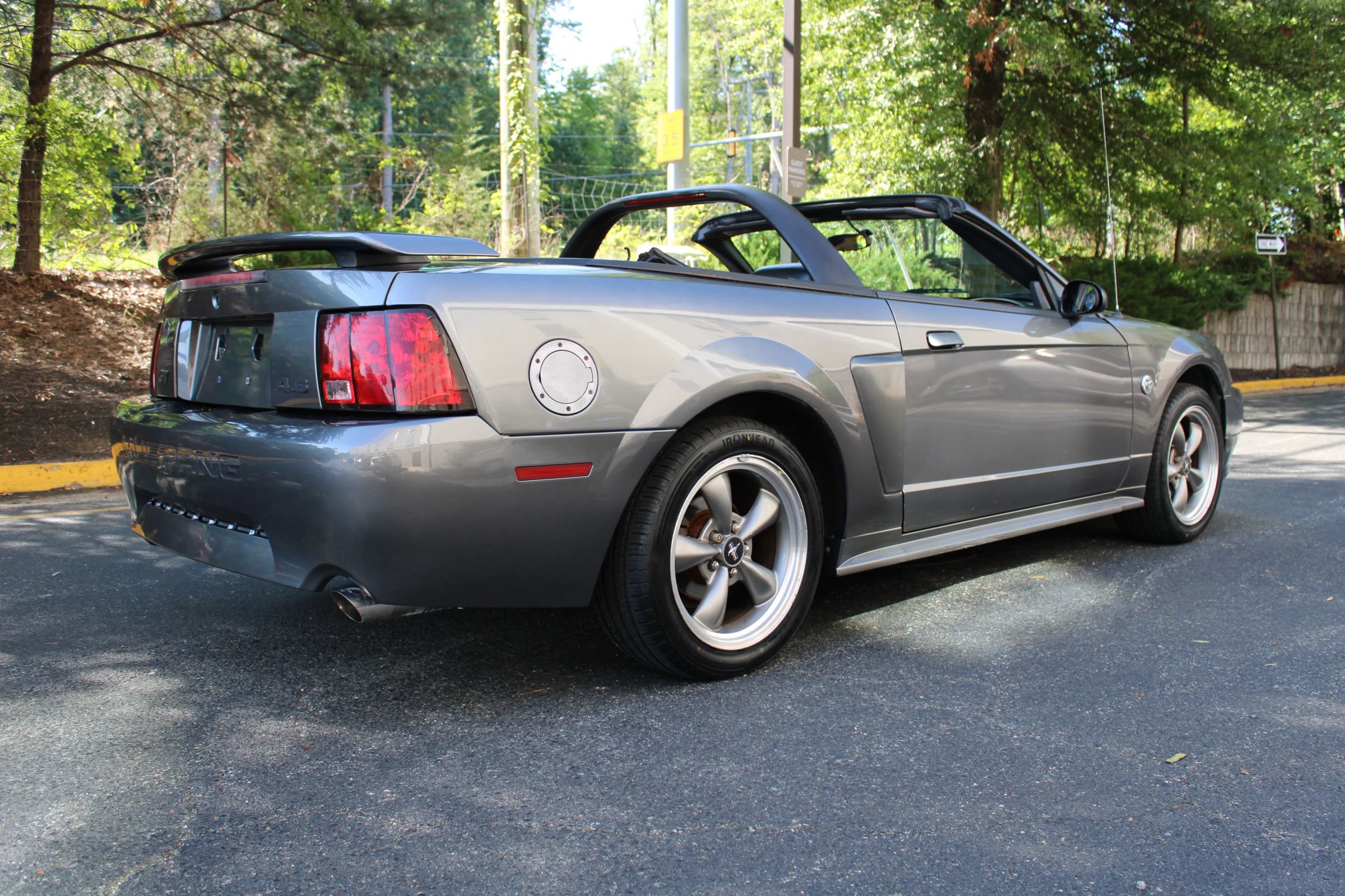Used 2004 Ford Mustang GT RWD image 5