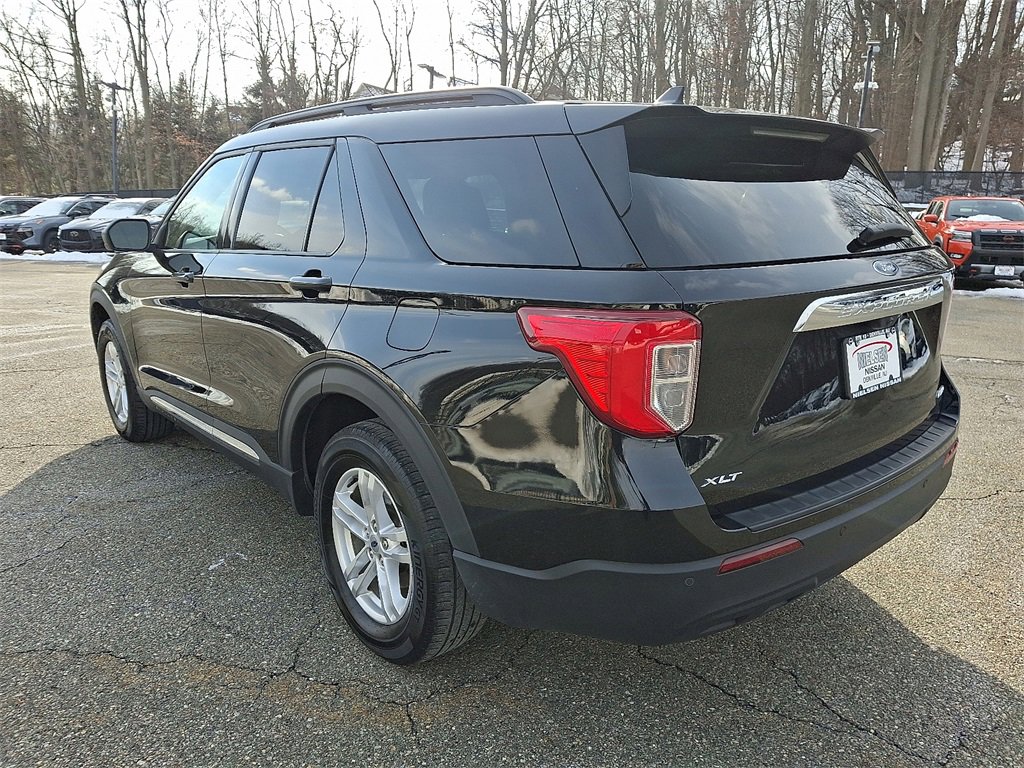 Used 2023 Ford Explorer XLT image 5