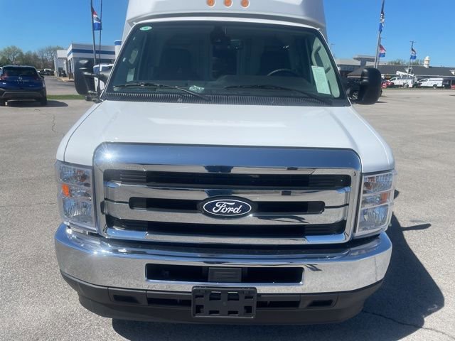 New 2027 Ford E-350 and Econoline 350 Super Duty w/ Power Equipment Group RWD image 3
