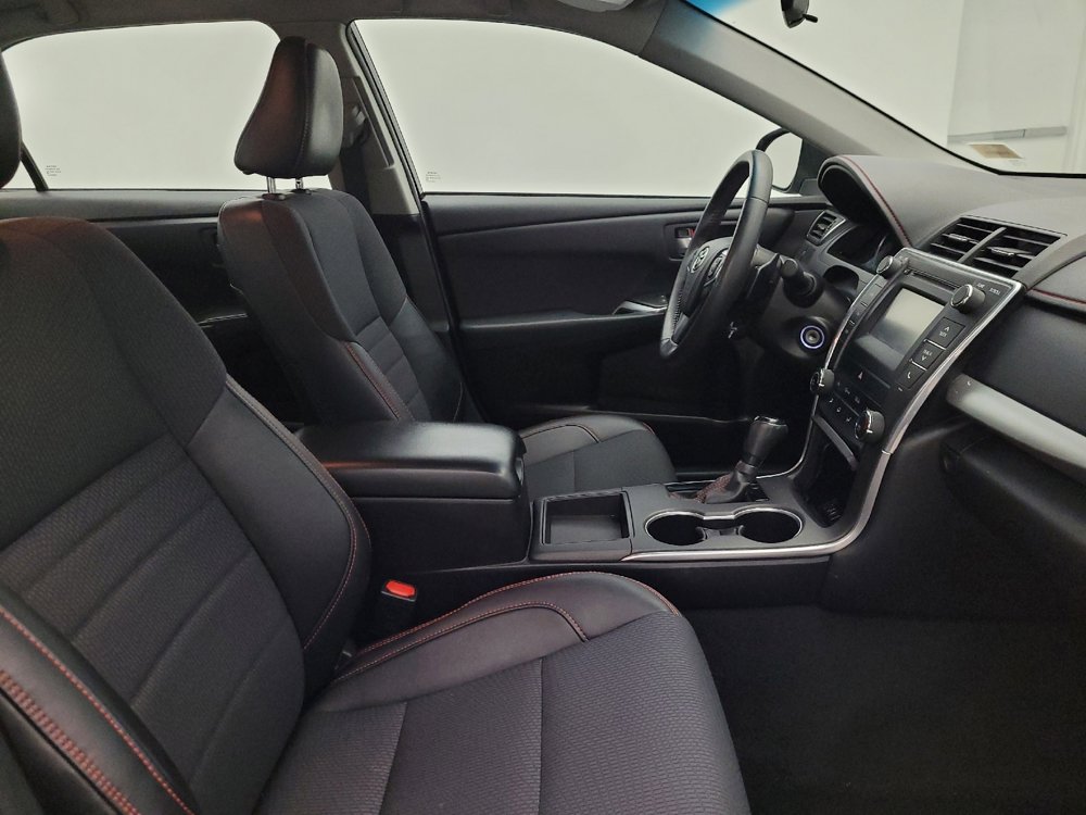 Used 2016 Toyota Camry SE image 21