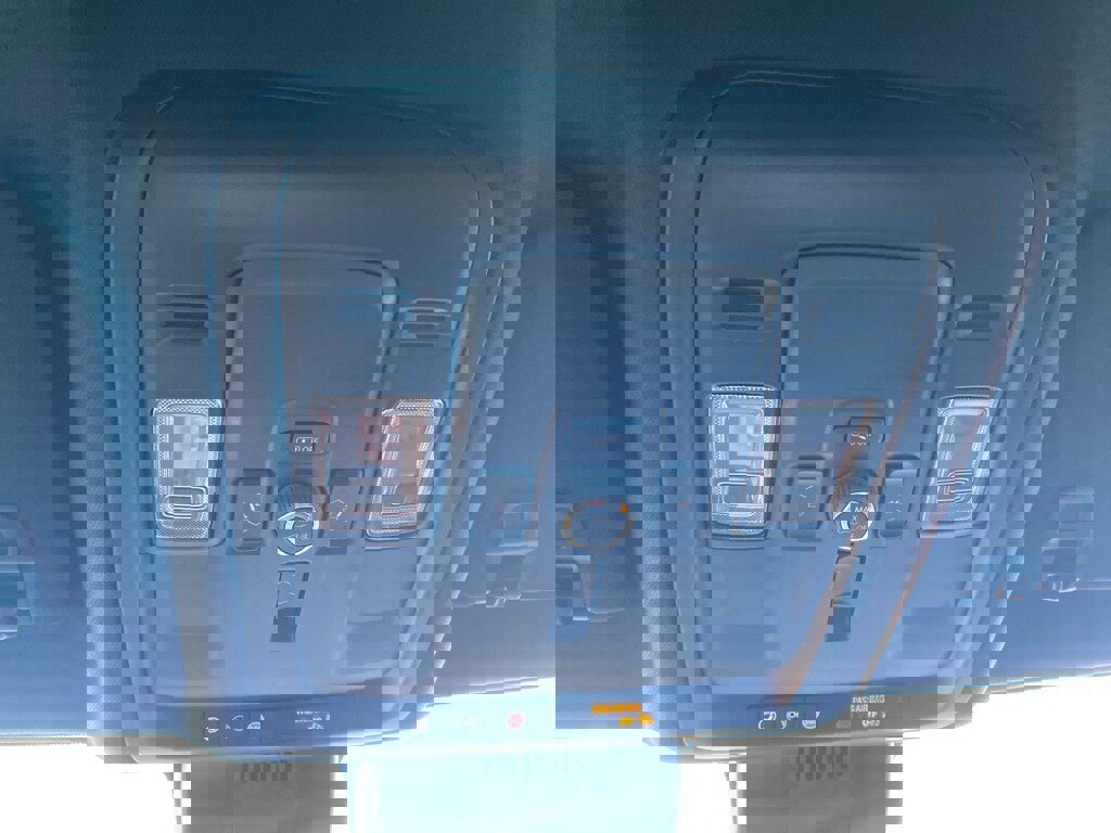 Used 2025 GMC Yukon Denali image 32