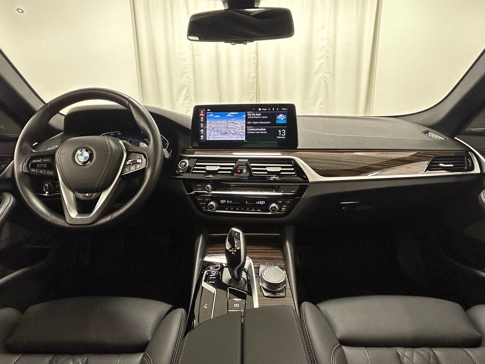 Used 2023 BMW 530i xDrive w/ Premium Package image 8