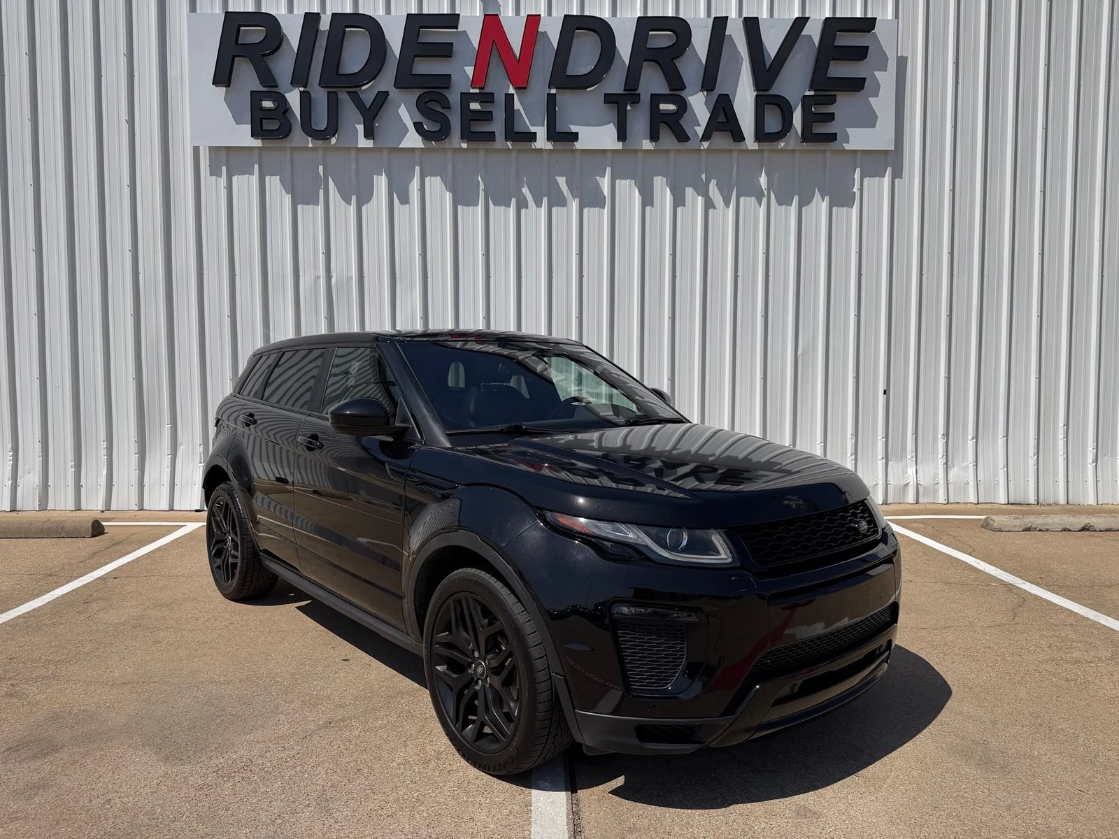 Used 2019 Land Rover Range Rover Evoque HSE Dynamic AWD/4WD image 9