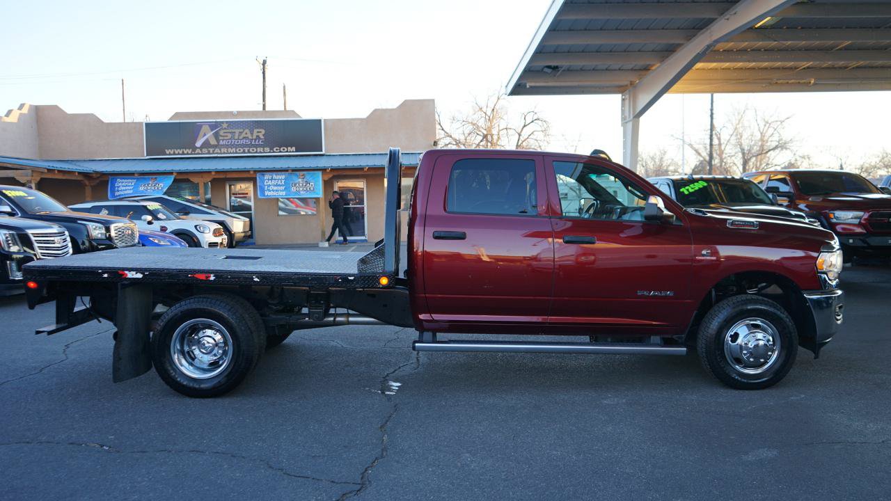 Used 2022 RAM 3500 Tradesman w/ Chrome Appearance Group AWD/4WD image 2