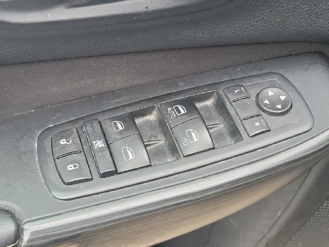 Used 2015 Jeep Cherokee Latitude AWD/4WD image 22