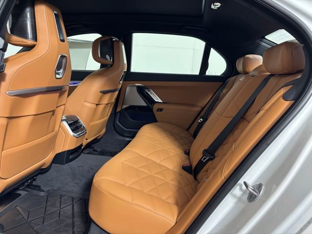 Used 2026 BMW 740i xDrive w/ Premium Package image 19