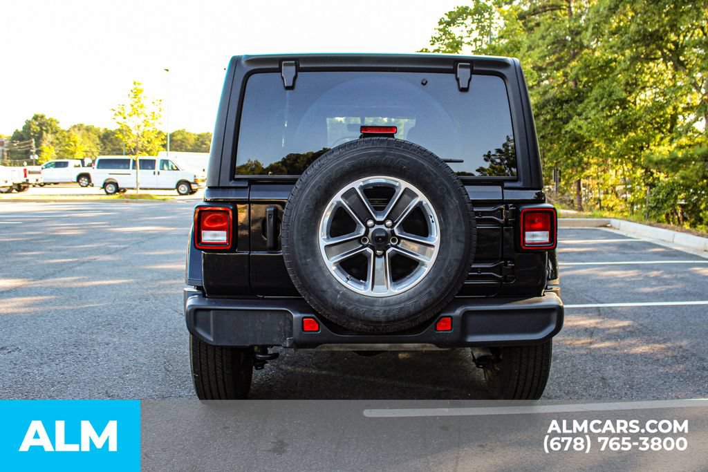 Used 2022 Jeep Wrangler Unlimited Sahara AWD/4WD image 10