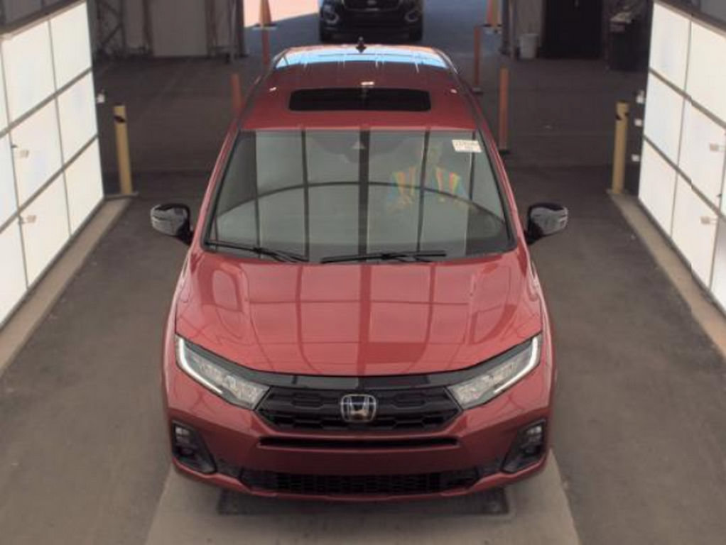 Used 2025 Honda Odyssey Sport-L image 2