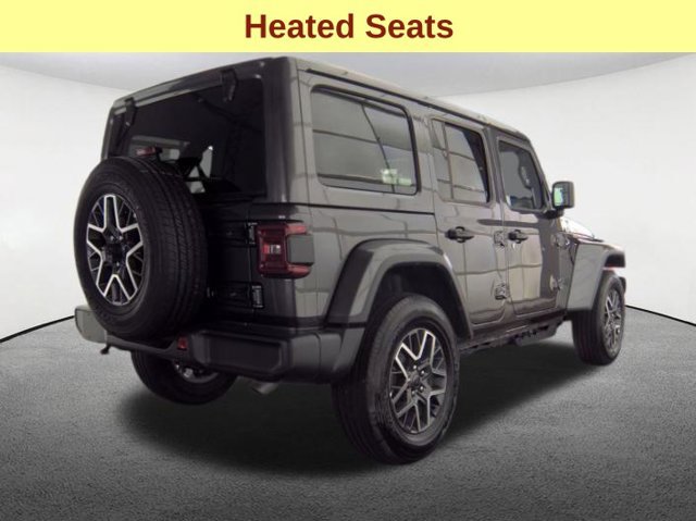 Used 2026 Jeep Wrangler Unlimited Sahara AWD/4WD image 7