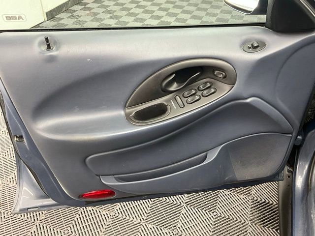 Used 1999 Ford Taurus SE image 14