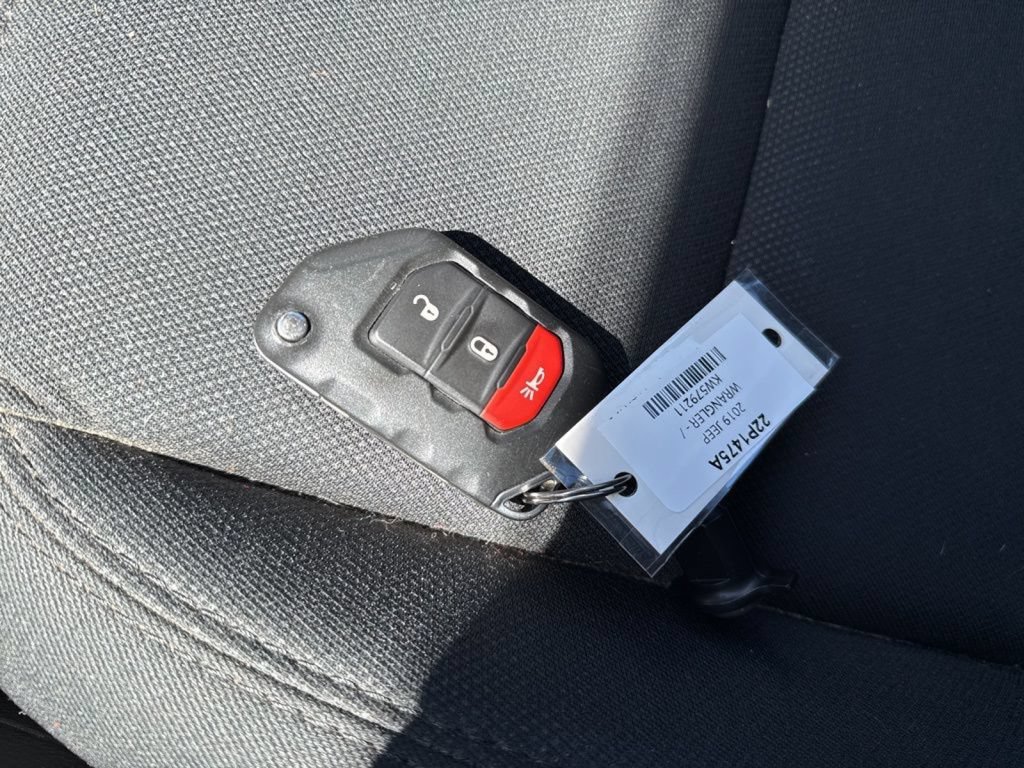 Used 2019 Jeep Wrangler Sport AWD/4WD image 22