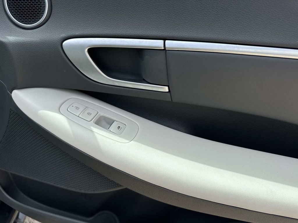 Used 2025 Hyundai Sonata SEL FWD image 26