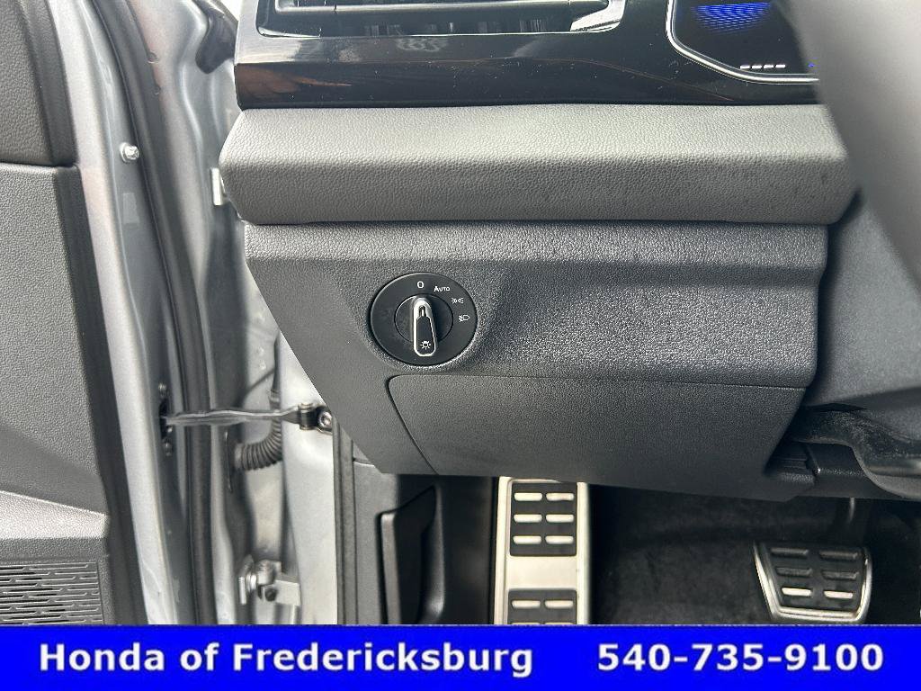 Used 2025 Volkswagen Jetta Sport FWD image 24