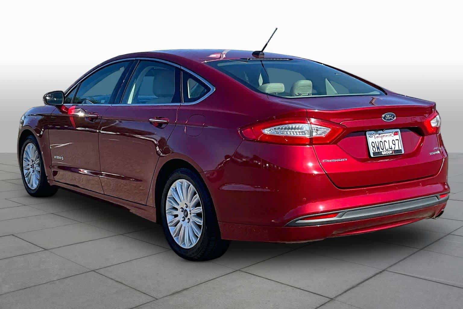 Used 2015 Ford Fusion SE w/ Equipment Group 502A FWD image 11
