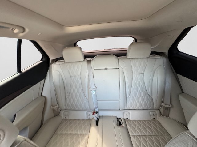 Certified 2022 Buick Envision Avenir w/ Technology Package II FWD image 21