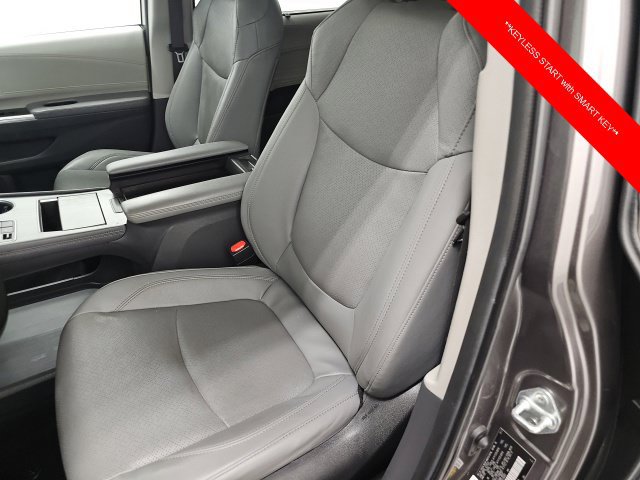 Certified 2023 Toyota Sienna Limited AWD/4WD image 17